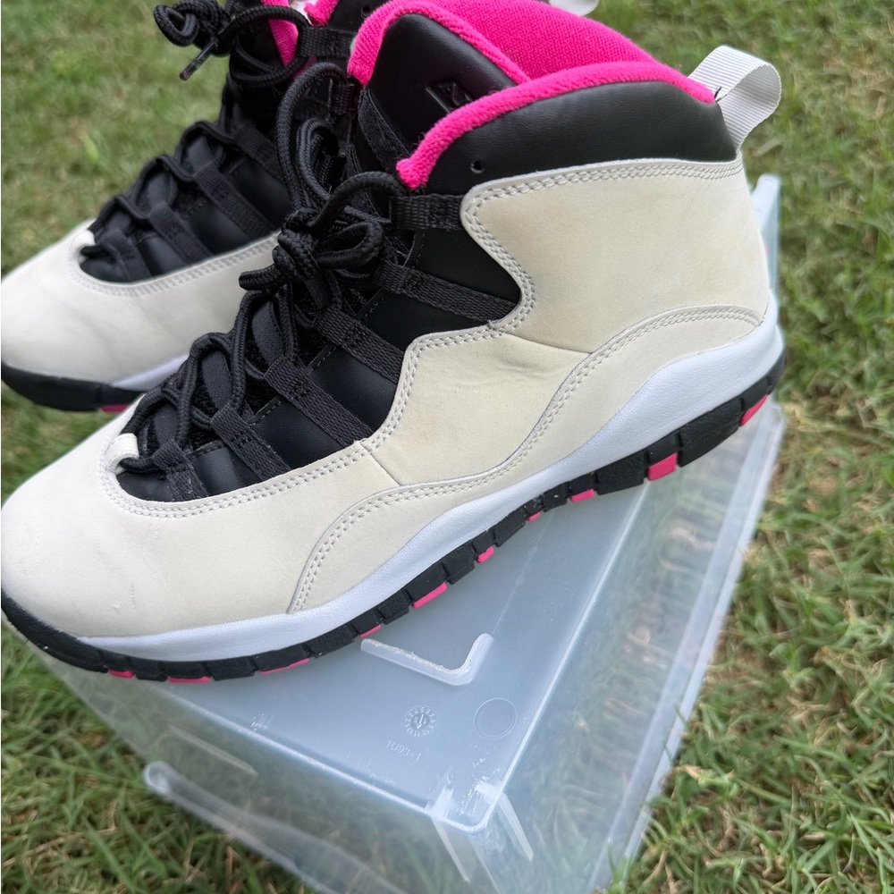 Jordan Women’s White, Black & Pink Retro Sneakers - Picture 4 of 5